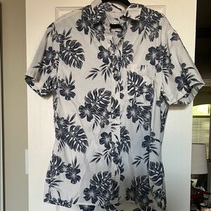 American Eagle Outfitters Men's Floral Print Shirt - Black and White